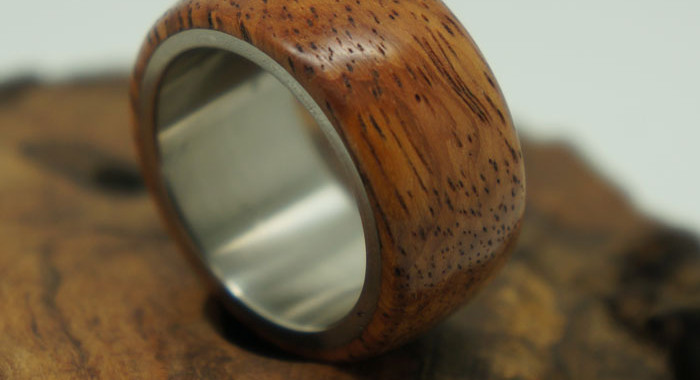 Manzanita wood ring with 316 stainless steel core
